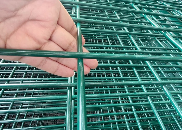Welded Utility Mesh Or Galvanized Welded Wire Fence With Powder Coated For Road