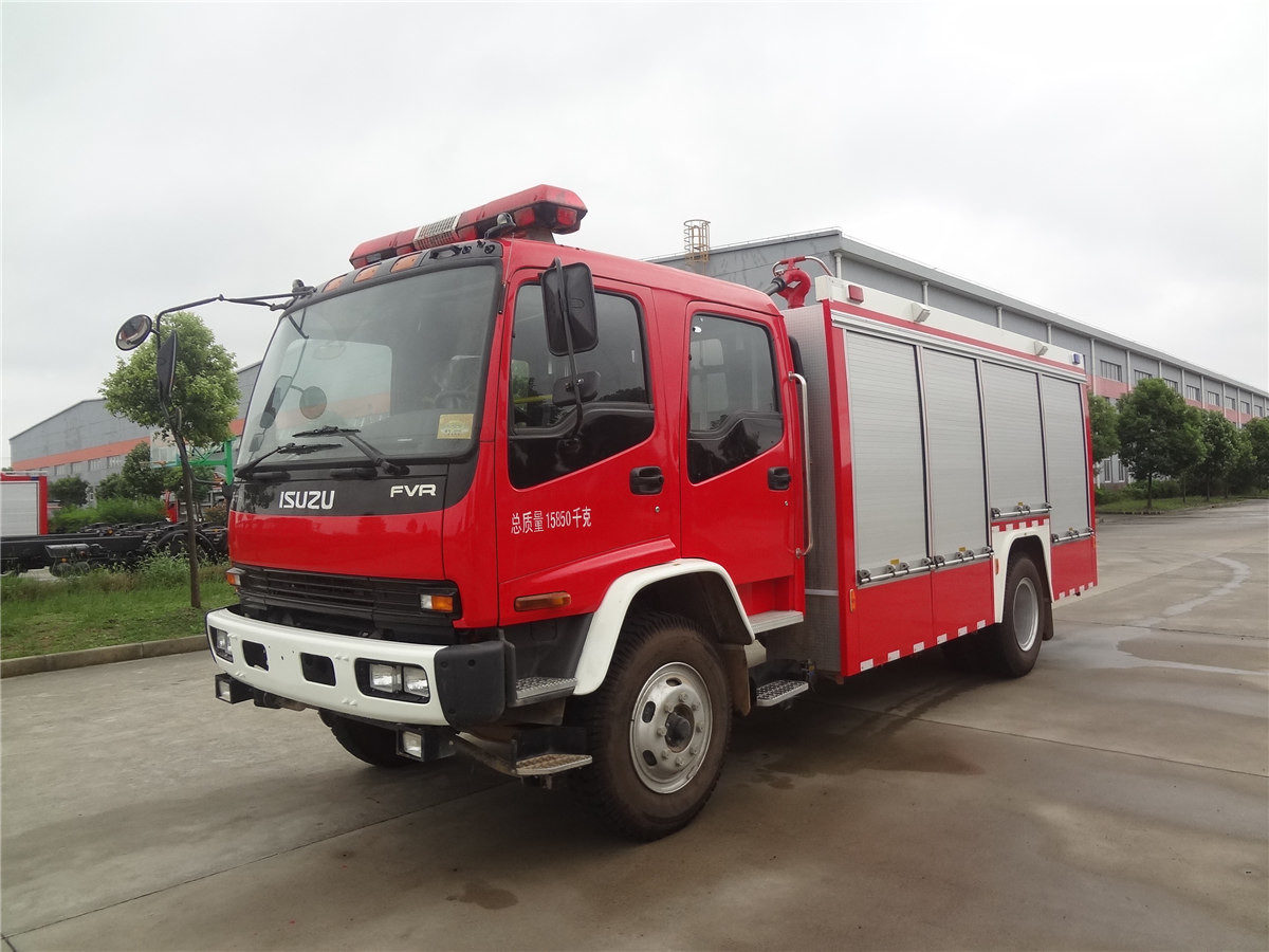 Double Cab CAFS Compressed Air Foam System Fire Truck Elkhart Fire Monitor