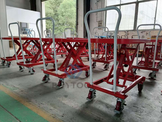 Spring Activated Manual Scissor Lift Trolley 210kg Capacity Manual Lift Platform