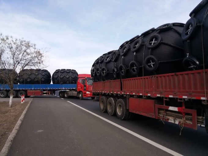 ISO 9001 Marine Yokohama Fenders For STD STS Ships and Boats 11