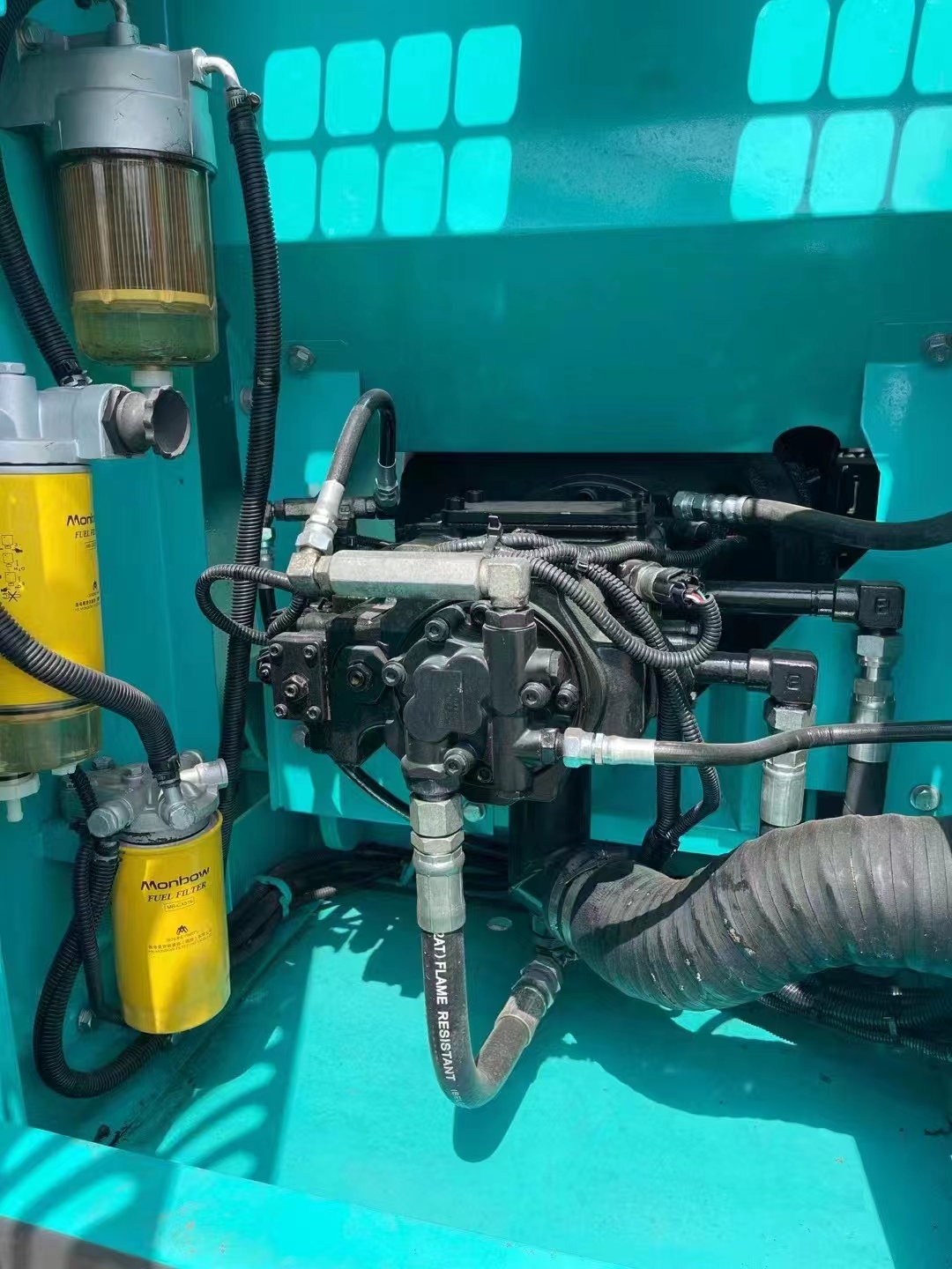 14 Ton Kobelco SK140LC Excavator Used Excavator 2022 Year Original Hydraulic Cylinder