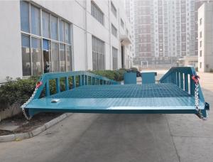 China Reinforced Gusseted Lip Metal Loading Dock Ramp Non Skid on sale