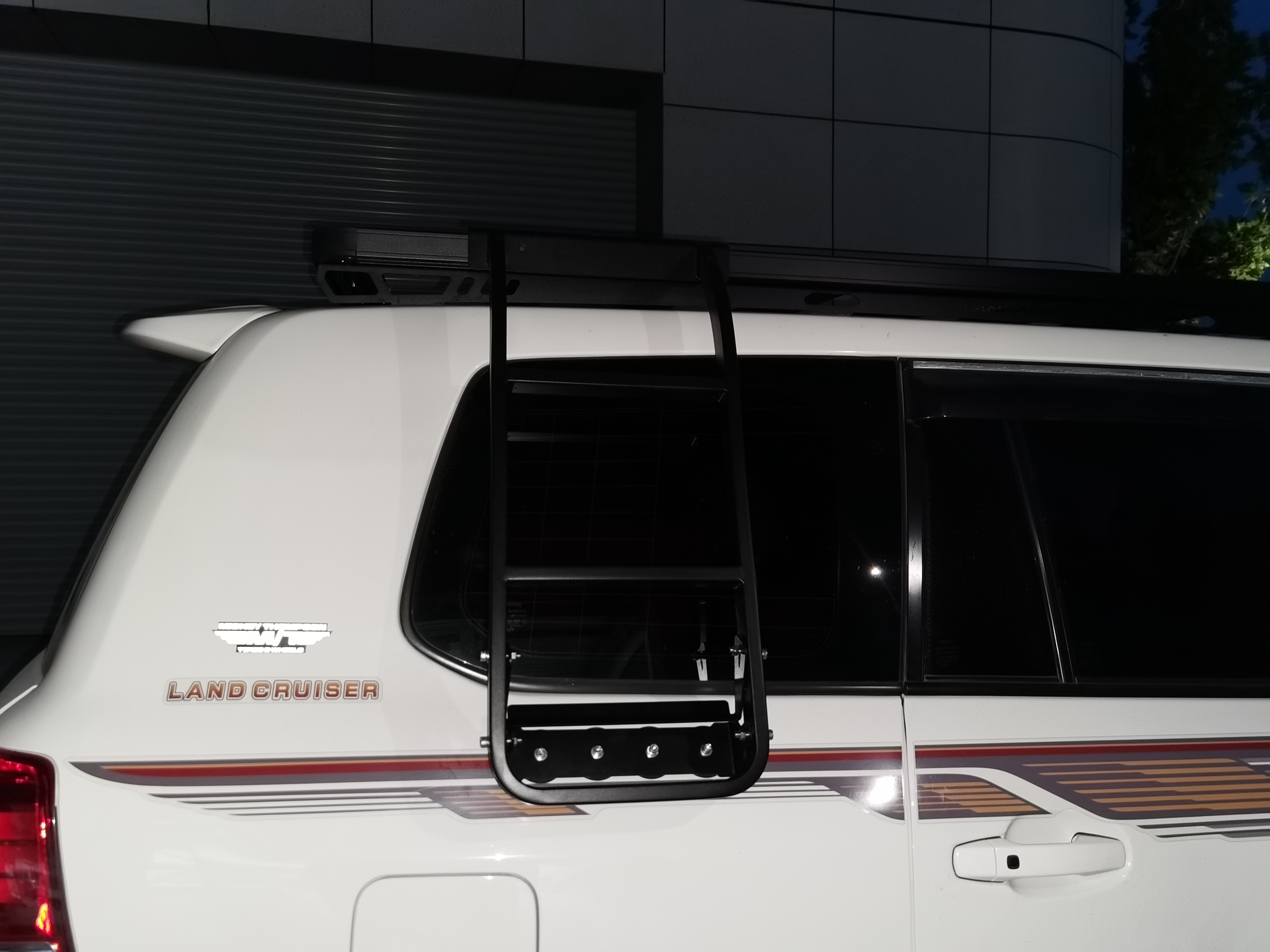 Aluminum Alloy Flat Car Roof Racks for TOYOTA LAND CRUISER LC200 Enhanced Performance