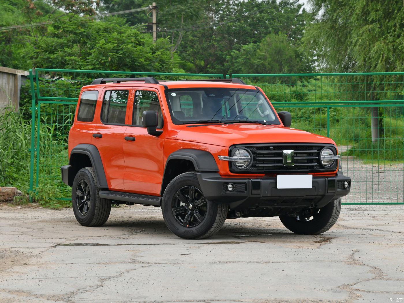 4WD Tank SUV Car Gasoline Fuel Off-Road Version 2.0t Orange Petrol Hybrid Cars