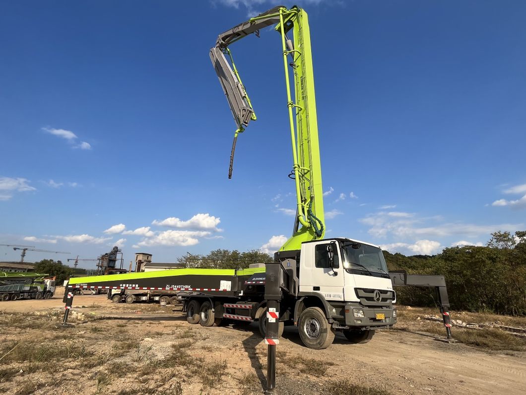 Cpbrothers Stock 2013 Top Renovated Condition Zoomlion 56m Truck Pump Concrete Pump Concrete Mixer for Sale at Low Price
