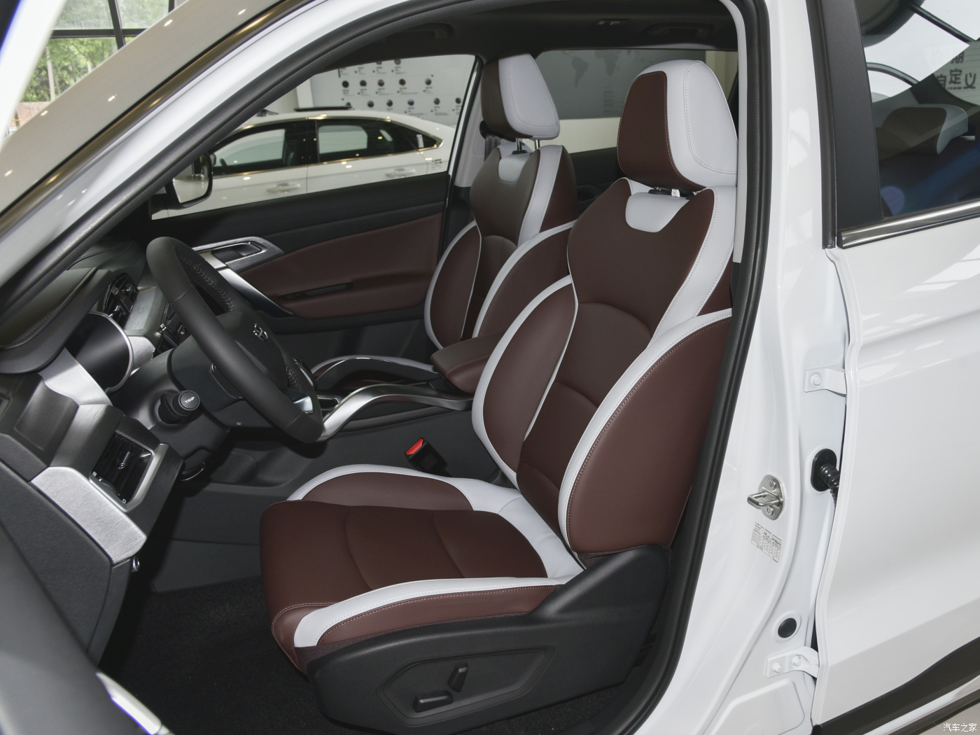 GEELY Boyue Atlas 2022 1.8TD DCT Smart Elegant Shape Fuel Vehicle with Electric Front Window and One Key Lifting