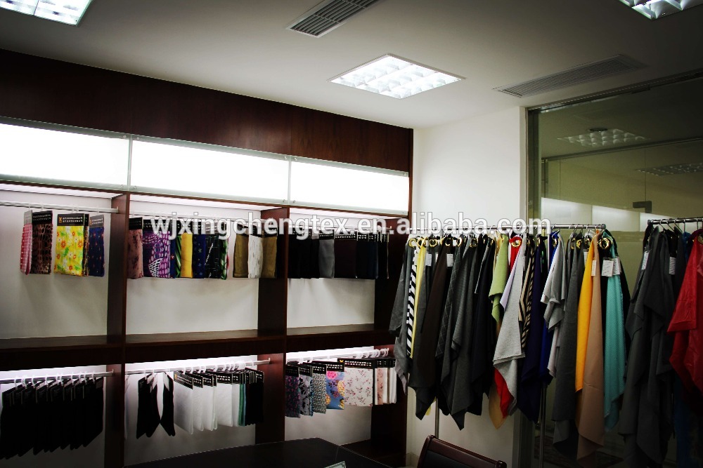 Eco-Friendly 100% Polyester Cationic Fabric for Bags Density .111*90 Style Twill