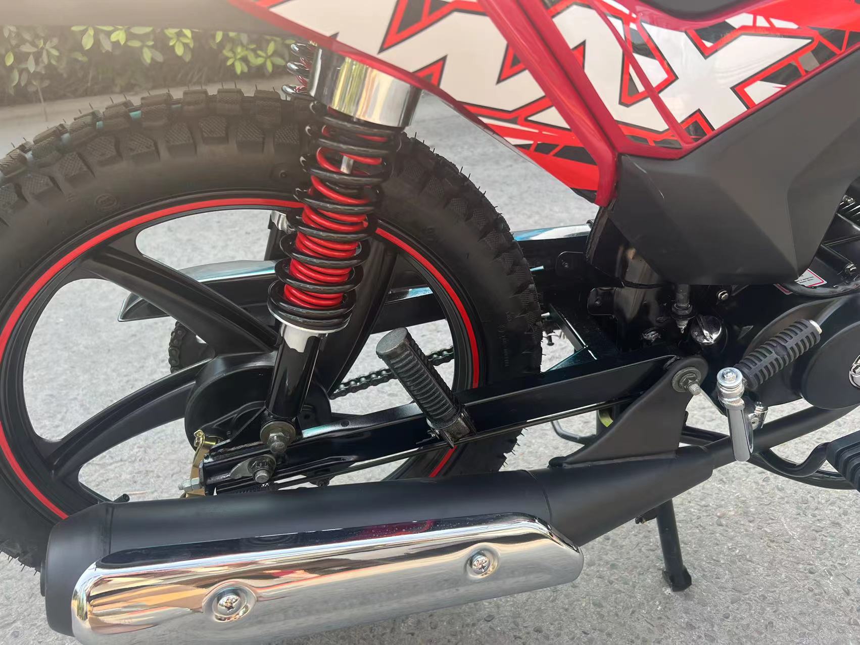 Customized OEM Street Legal Motorcycle 150cc Street Bike 12V 2.5A