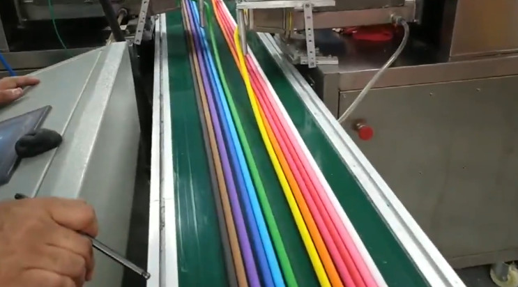 OPP Film Industrial Bagging Machine Plasticine Clay Packaging Machine 220v