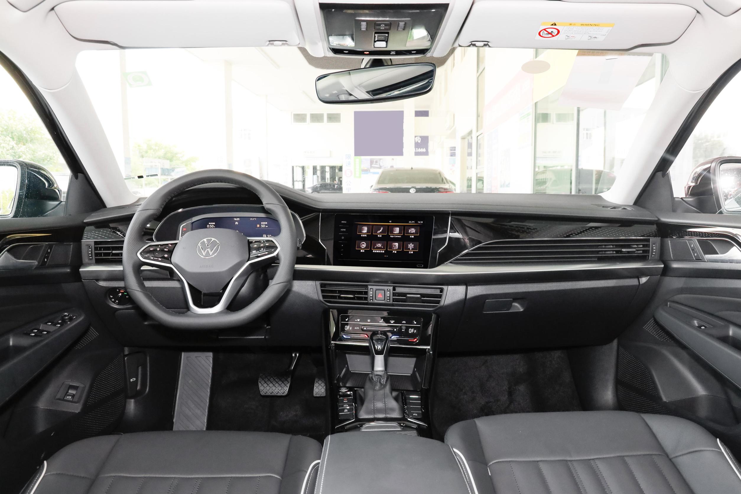 VW Pa-ssat 330TSI LED IQ. Light 2.0T Turbo 2023 Euro VI Sedan with Integral Body Cabin Structure and Electric Leather ACC