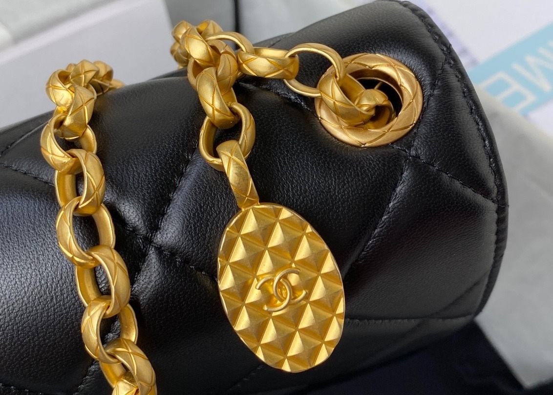 Carved Retro Square Fat Chain Bag Real Sheepskin Chain Shoulder Bag