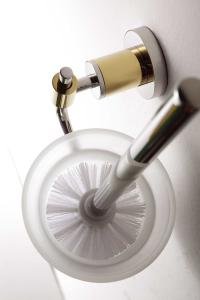 Quality Wall Mounted Round Glass Brush Holder Stainless Steel 304 wholesale