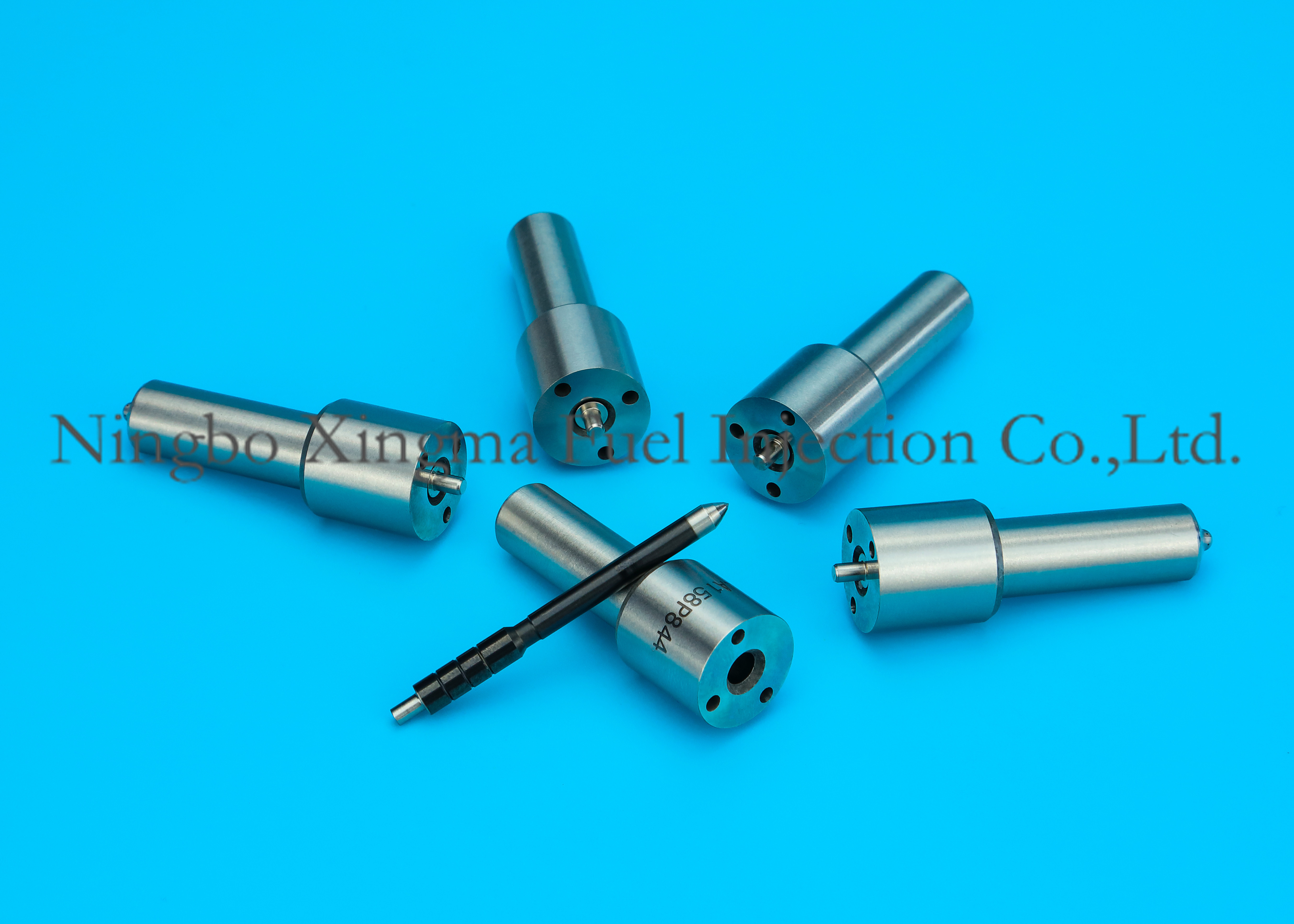 Denso Isuzu Diesel Engine Injector Nozzle DLLA158P844 Low Fuel Consumption
