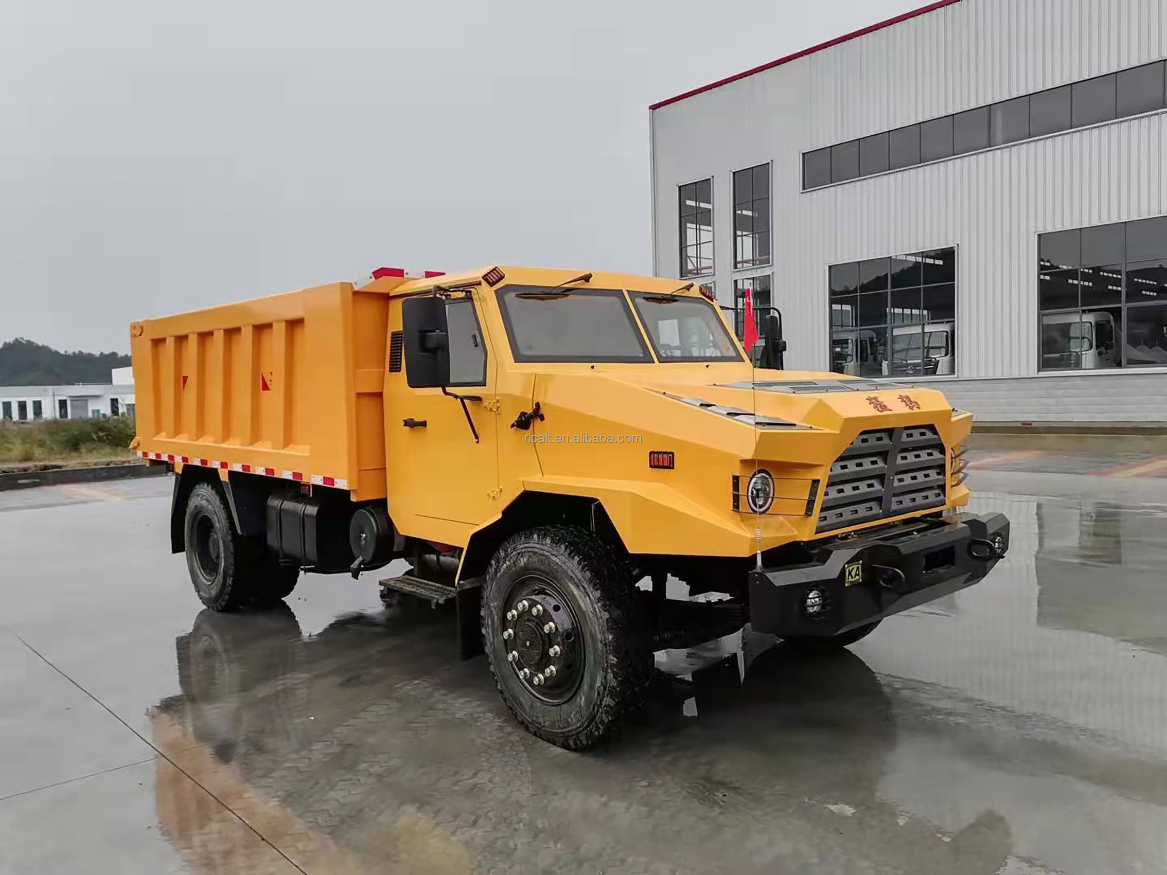 DONGFENG 4x4 Cargo Truck with All Camera 6x6 off Road Manual 3 Ton 4x4 Armored Vehicle