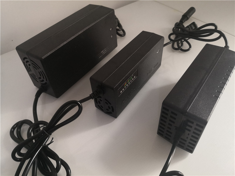 170W Ebike Lithium Ion Battery Chargers Built-In DC Fan