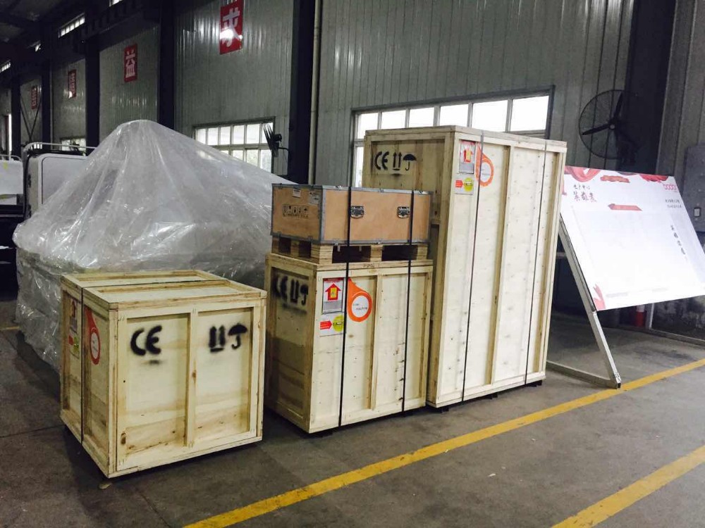 1.5KW Metal Tube Fiber Laser Cutting Machine for Cutting Round Tube, Square Tube