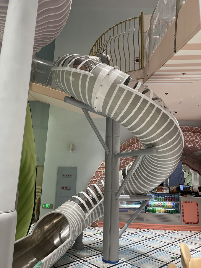 Smooth Stainless Steel Playground Slide Corrosion Resistance Commercial Tube Slide