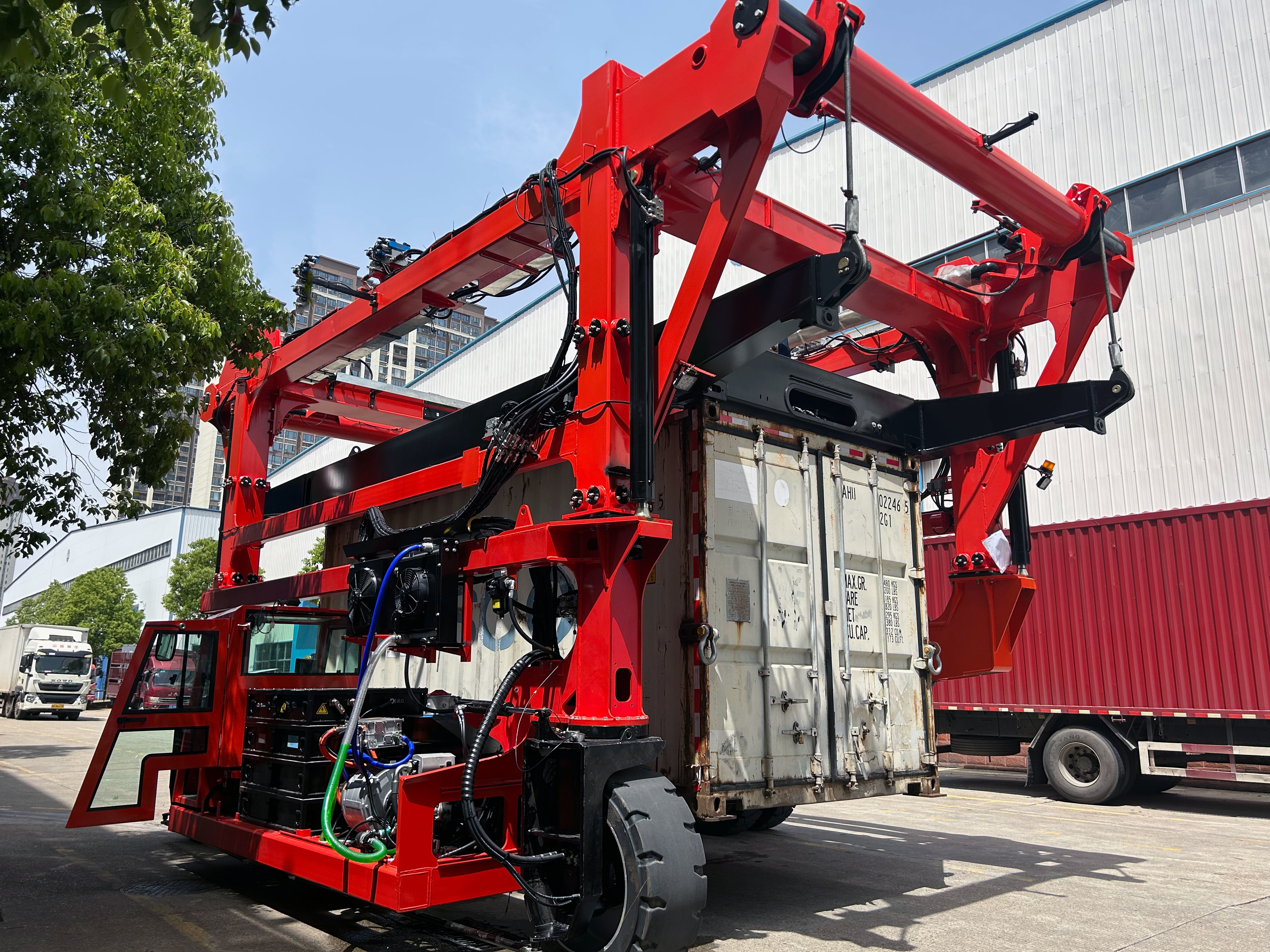 Cantainer Cargo Handling Electric Straddle Carrier Electric Container Straddle Carrier