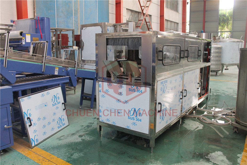 Customize Auto Plastic Bottle Filling And Sealing Machine Multi Washing Steps