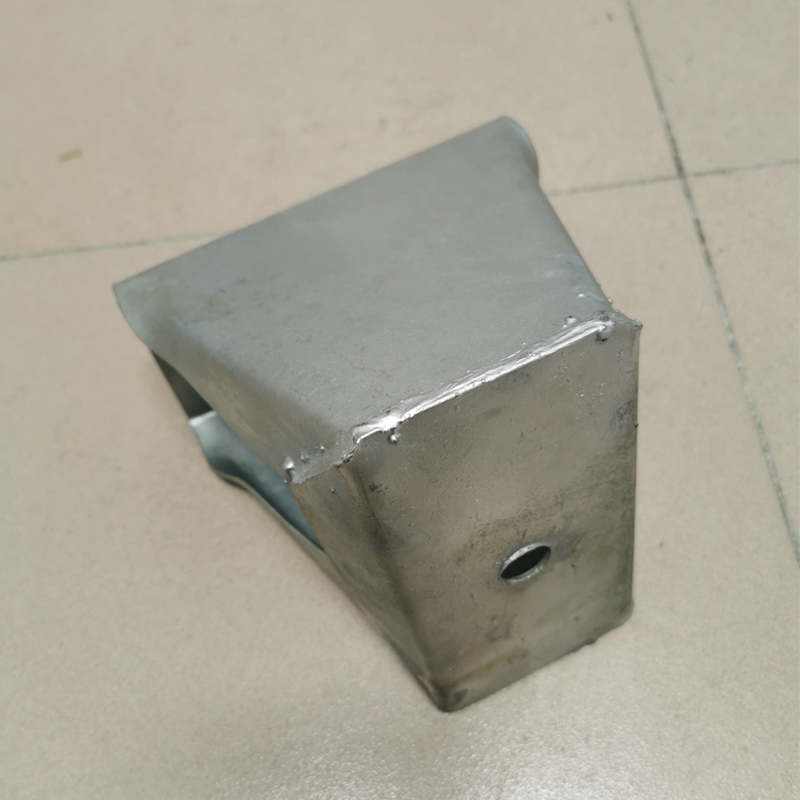 Customized Traffic Barrier and Highway Guardrail with Hot-Dip Galvanized Box Blocker