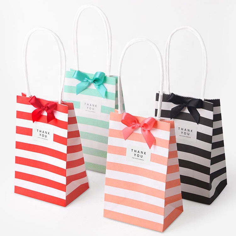 Custom Printing Recyclable Paper Bags With Handles Flower Pattern