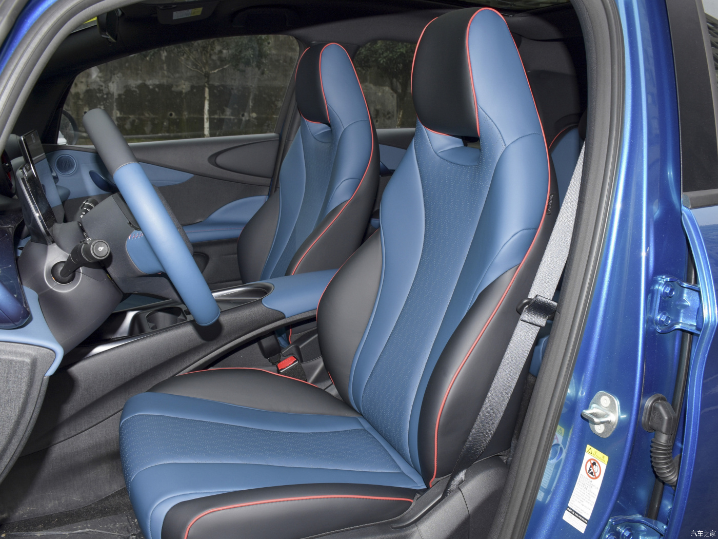 The 5 passenger hatchback electric grey BYD Dolphin with a great price is used for a high speed-up range of 405km