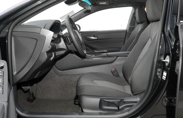 Toyota AVALON 2022 Dual Engine 2.5L XLE Version Hybrid New Car