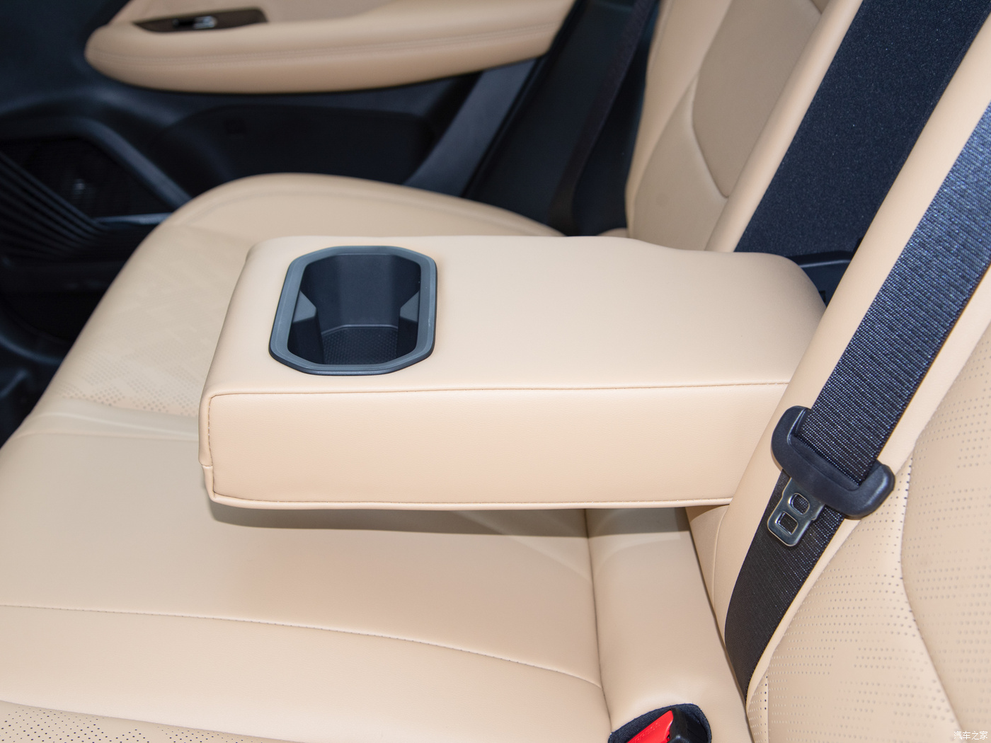 2023 2024 Buick Envision PLUS 652T Four Wheel Deluxe Model SUV Normal Cruise Control and 5 Airbags for Maximum Protection