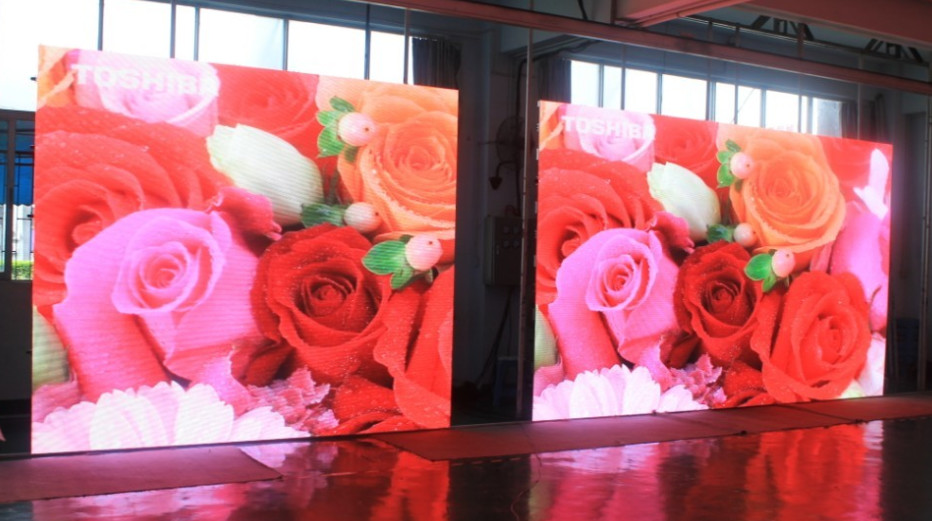Outdoor Smart LED Poster Display Aluminum 960*1920 96x96 Pixels