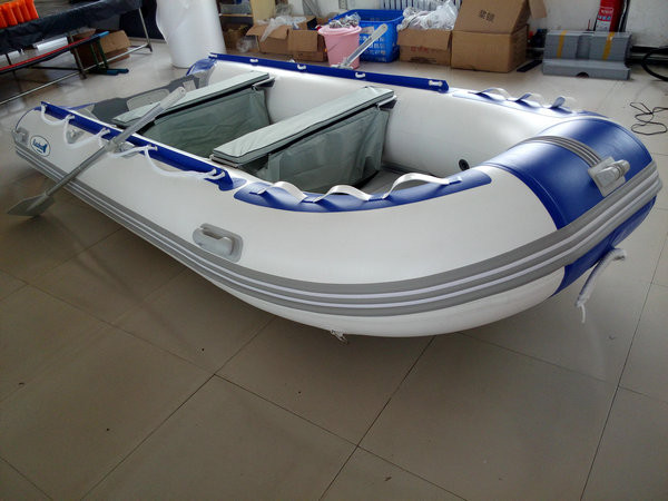 Durable Inflatable Fishing Sea Kayak 4 Persons Inflatable Boat Blue color 3.2m length
