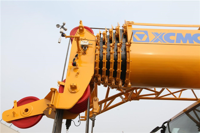 Official QY25K-II Hydraulic Truck Mounted Mobile Crane 25 Ton 1 Year Warranty