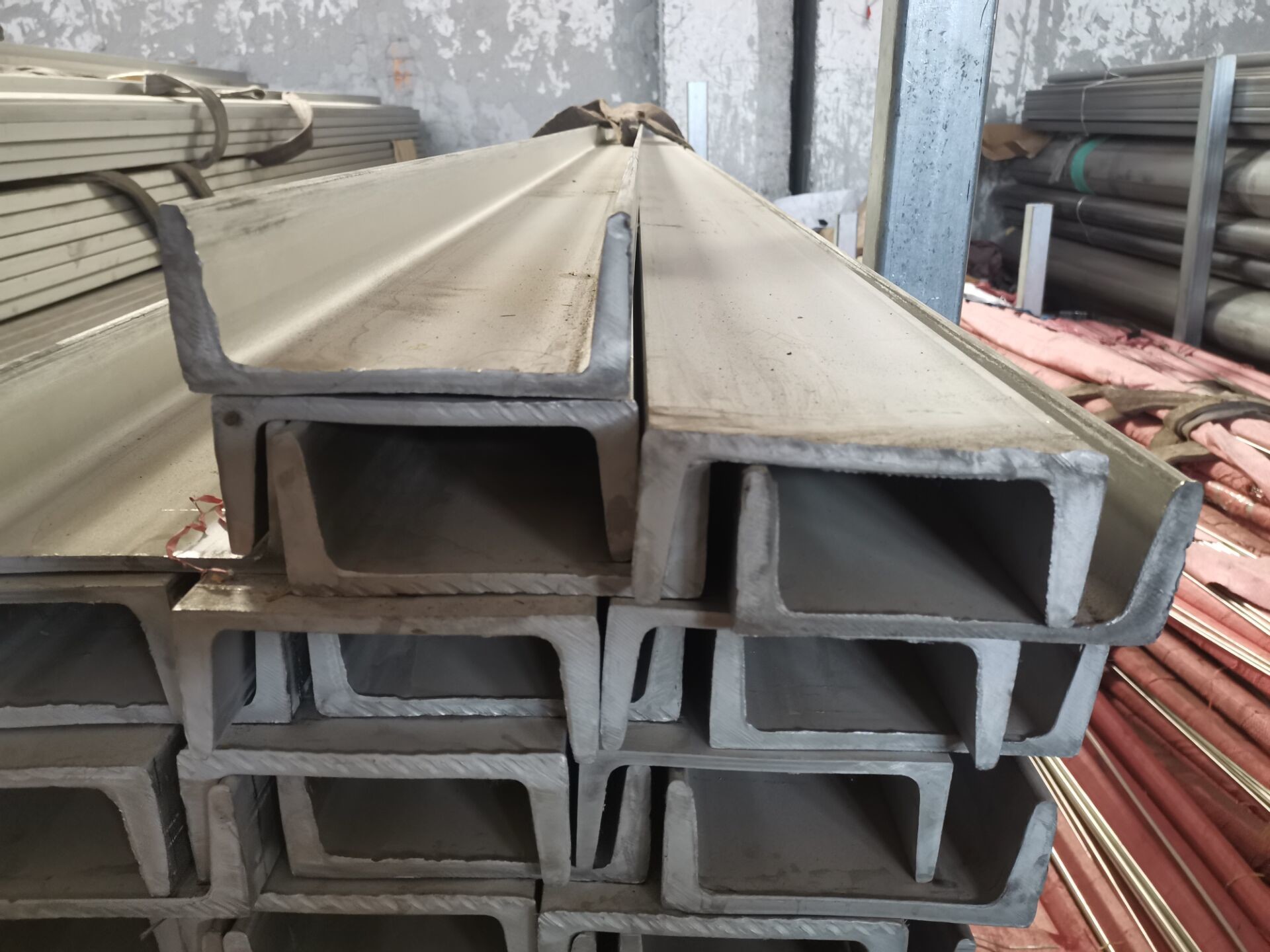 Brushed 304 Stainless Steel U Channel Door Track Sizes For Decorative