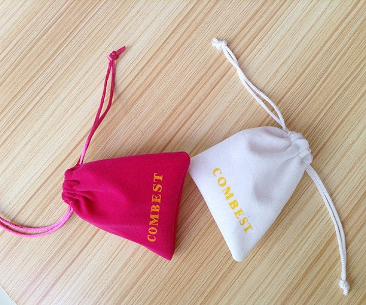 Embossed Logo Jewelry Drawstring Eco Friendly Velvet Gift Pouches