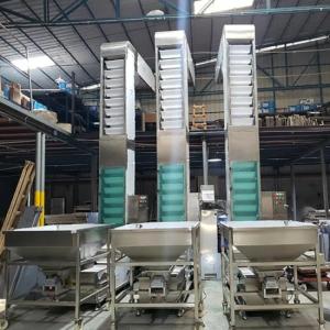 China SS304 Z Type Plate Chain Bucket Elevator For Conveying Dry Powder on sale