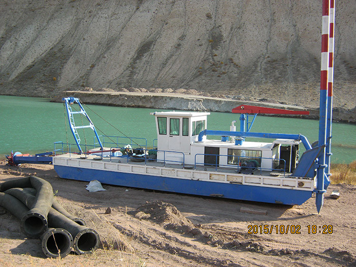 10 Inch Suction Dredge / Small Dredger Ship For Sand Dredging For River Dredging