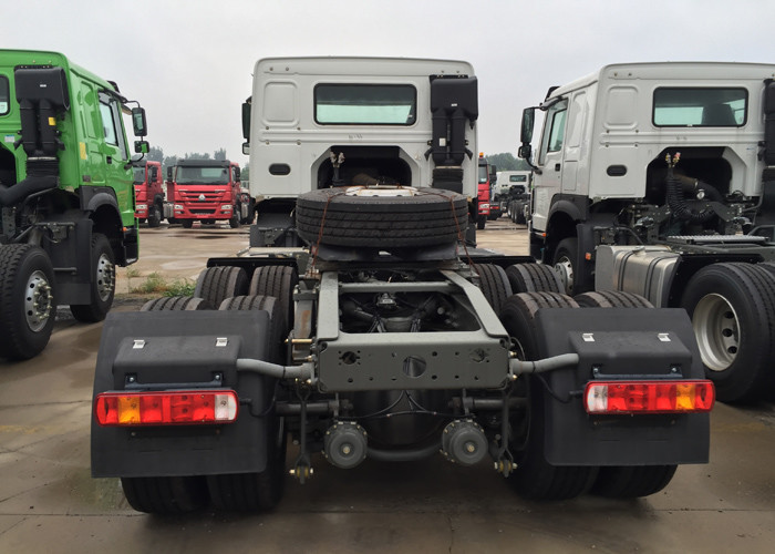LHD 6 X 4 336HP 10 Wheels HOWO Tractor Truck HW76 Cab Single Berth Safety
