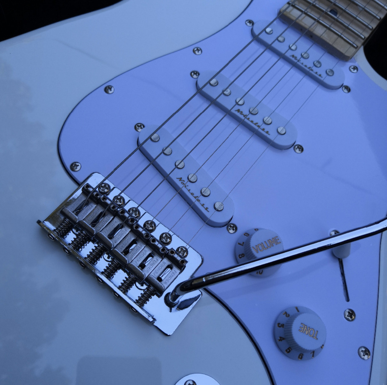 white Scalloped Fingerboard Yngwie Malmsteen Big Head double tremolo Electric Guitar