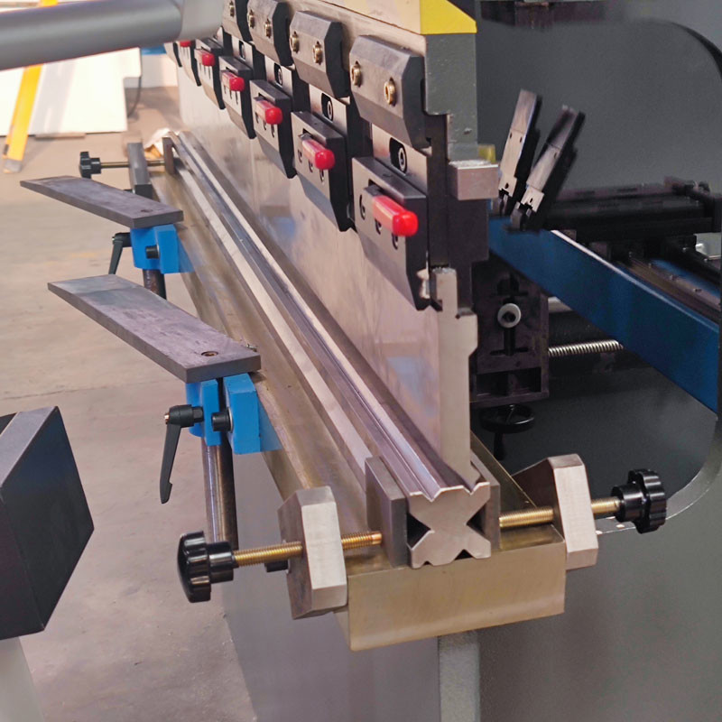 Length 1600mm Small Press Brakes Machine Hydraulic Customer Motor