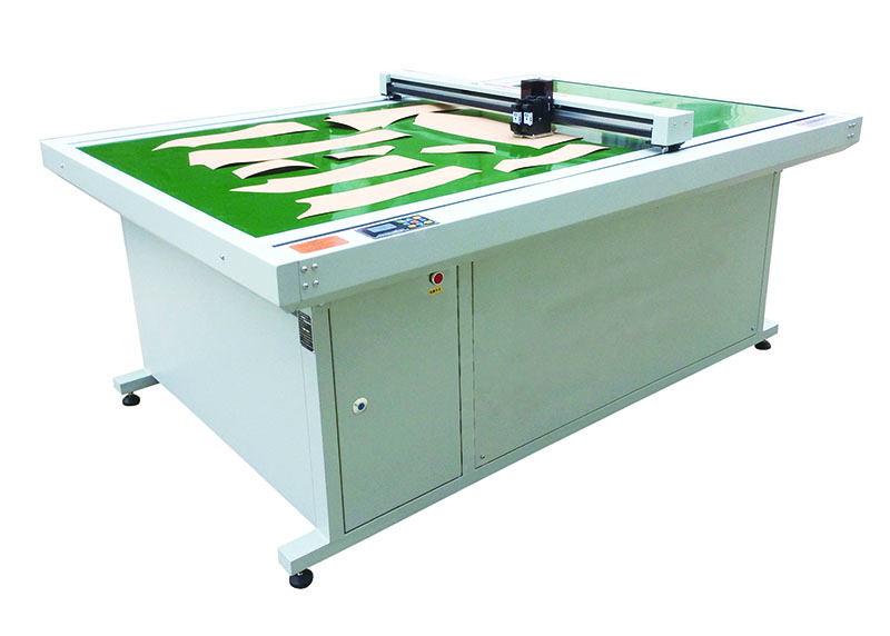 500W Garment Pattern Plotter Automatic Control 220 * 40 * 50Cm 84Kg