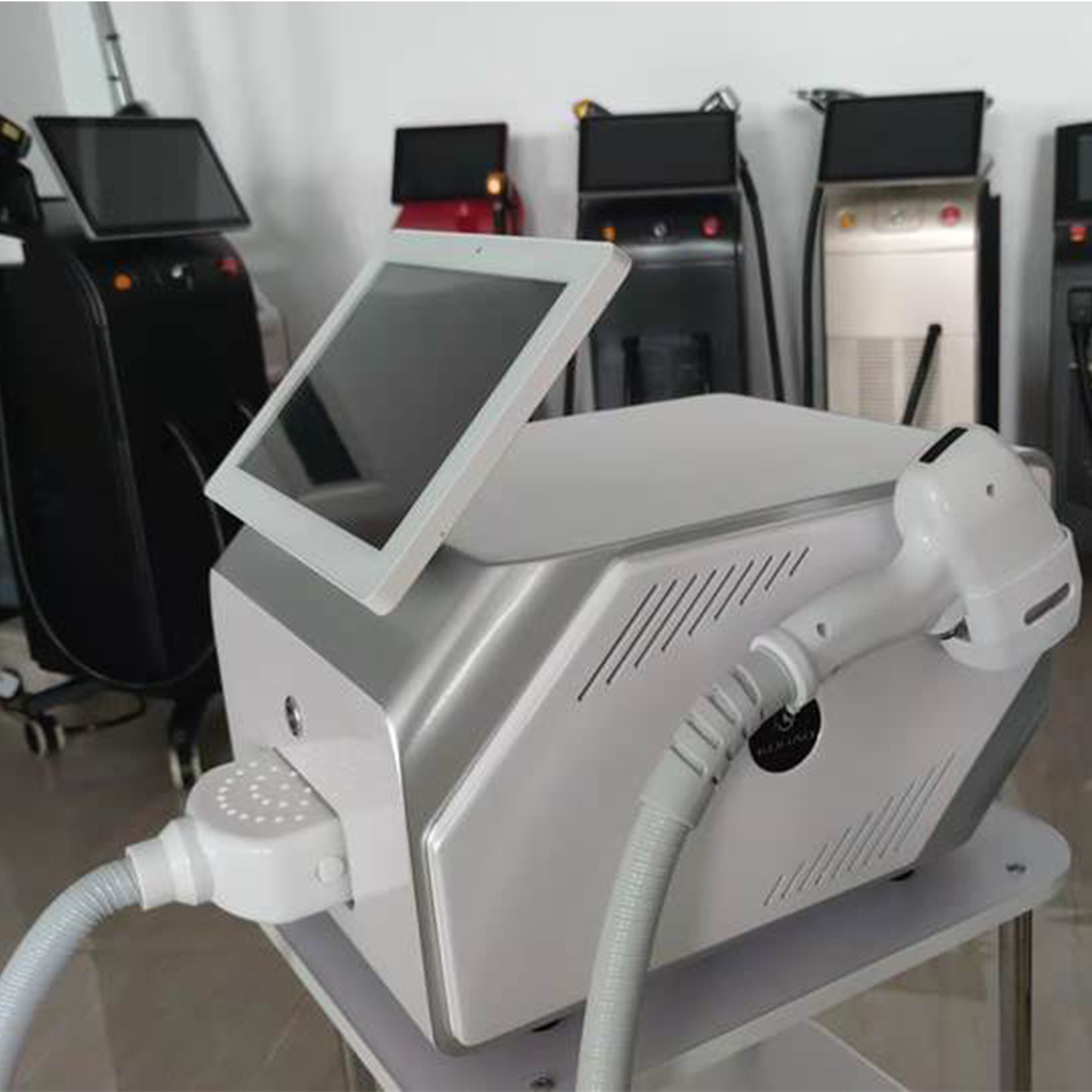 4500W Laser Hair Removal Equipments 800w Laser Hair Reduction Machine Three Wave