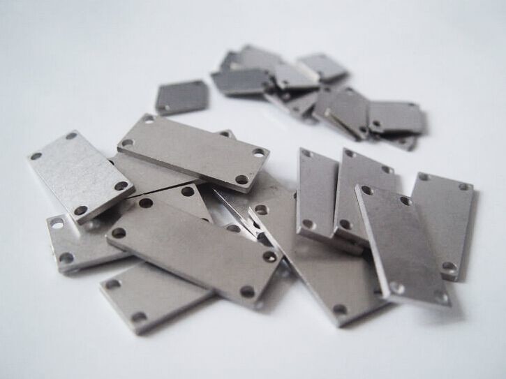 Thickness 0.2mm Gold Plated Molybdenum Copper Heat Sink For Microwave Packages