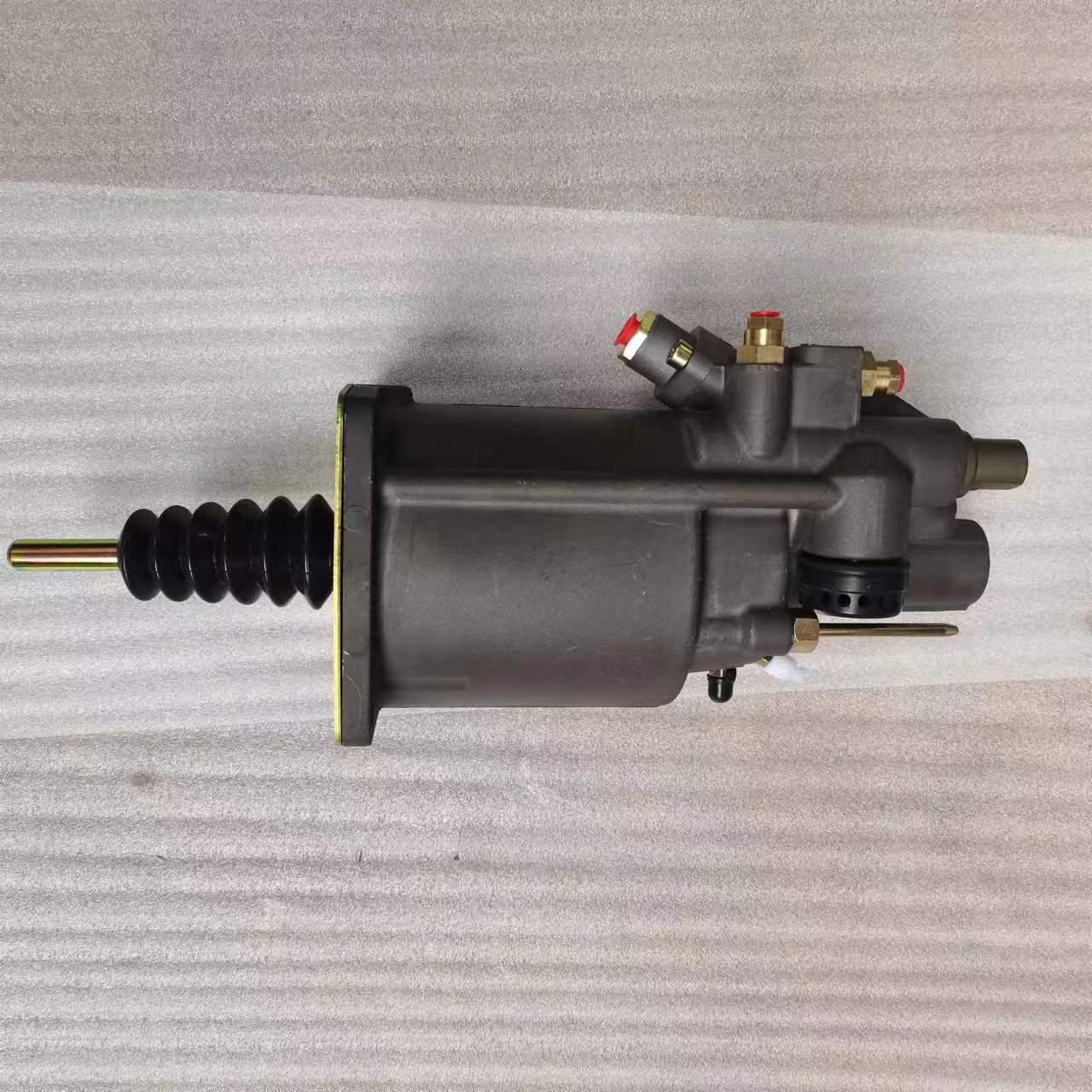 Upgrade Your Shacman Delonghi F2000 Heavy Truck with Clutch Booster OEM DZ93189230183