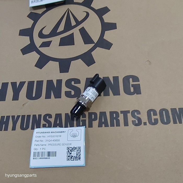 Excavator Spare Parts Pressure Sensor 31Q4-40600 31Q4-40800 For R210W-9 R210LC9BC