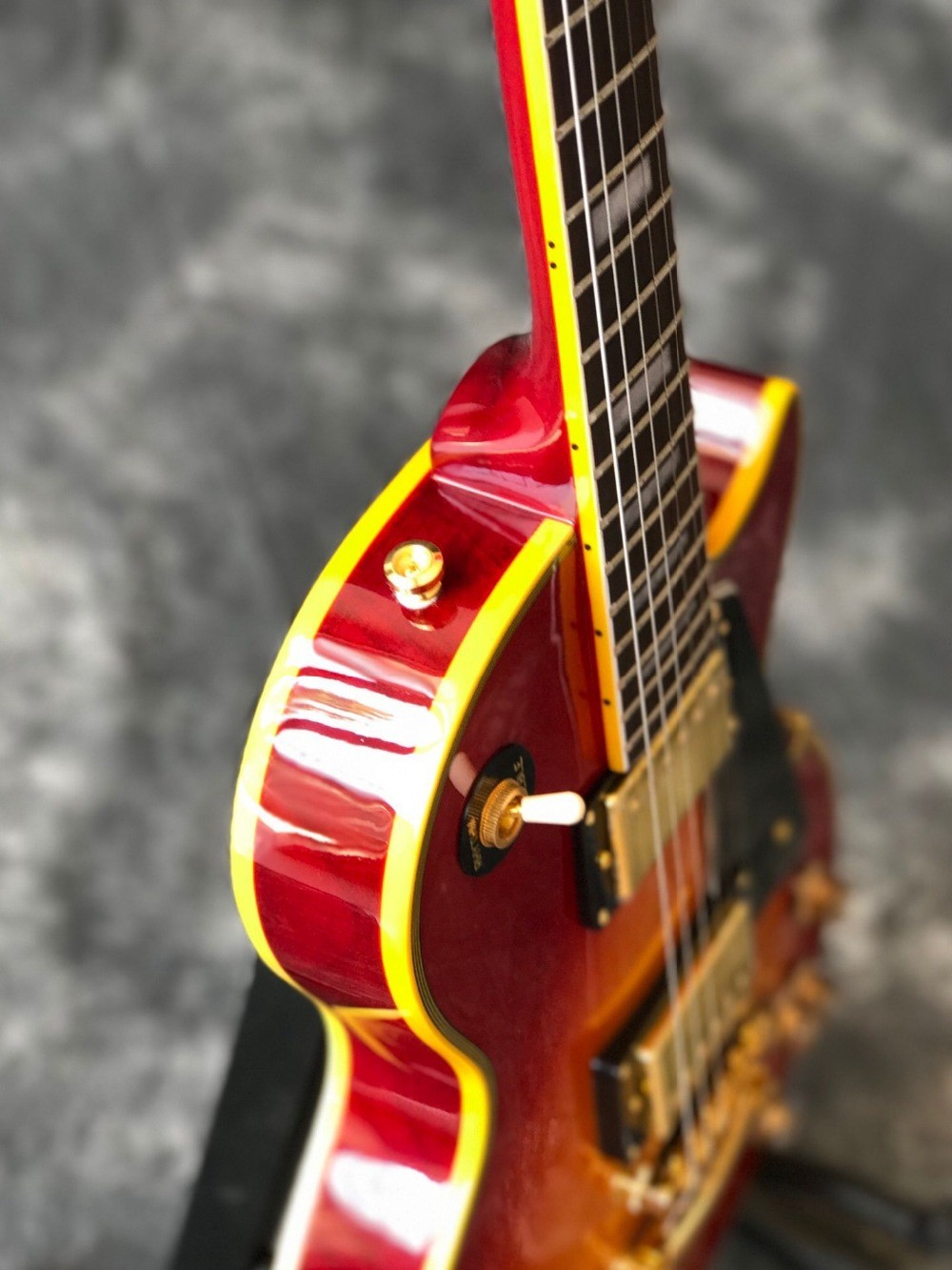 Custom Sunburst color electric guitar Custom LP 60 guitar
