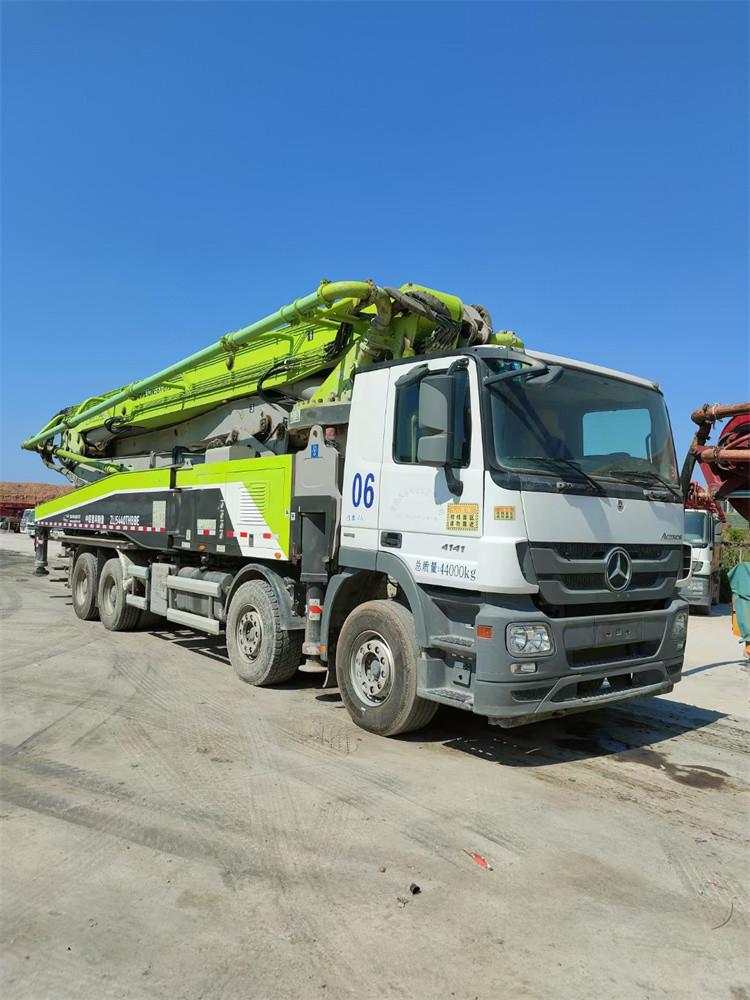 300 KW Used Concrete Trailer Pumps , Portable Used Chipper Trucks