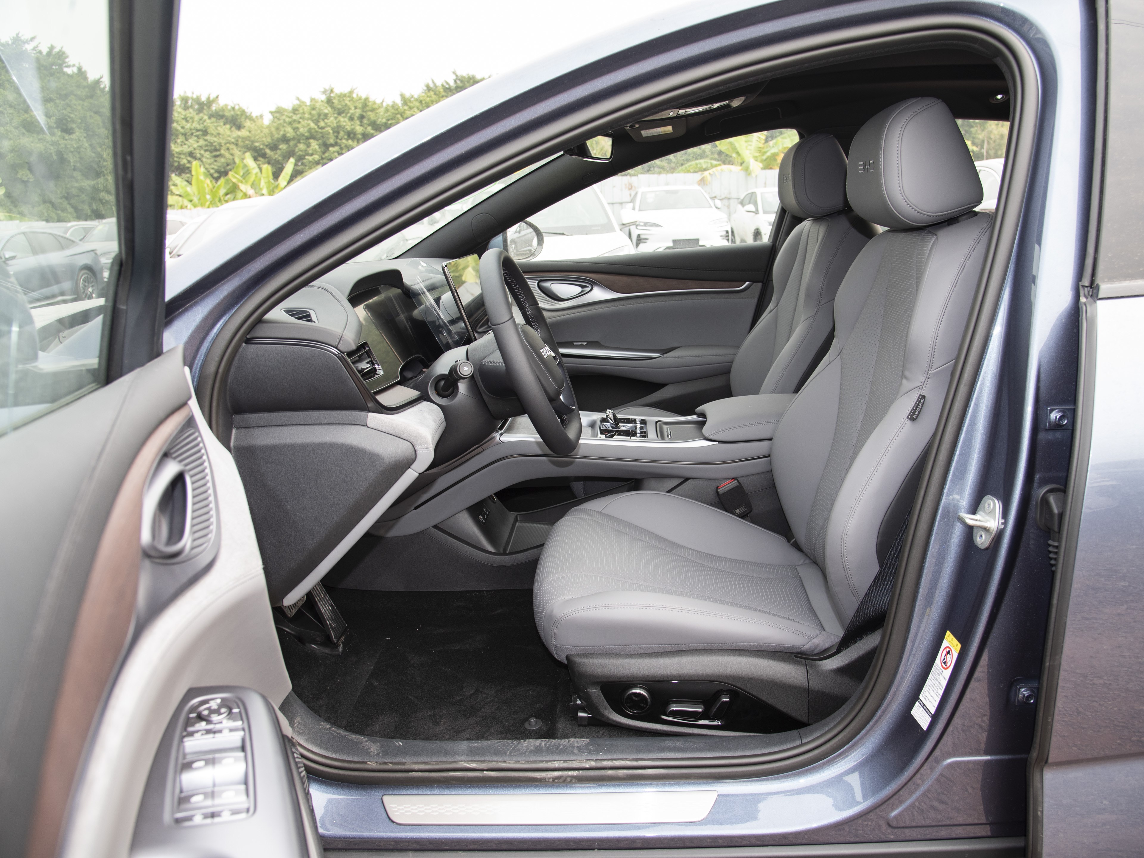4800*1875*1460 Size Medium Car 2024 BYD Seal DM-i Electric Plug-in Hybrid Left Hand Drive Long Range Chinese Energy Vehicle