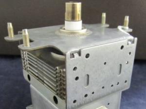 Quality Metal Ceramic CW Magnetron , Magnetron Tube Replacement 7.2 KV Anode Voltage wholesale