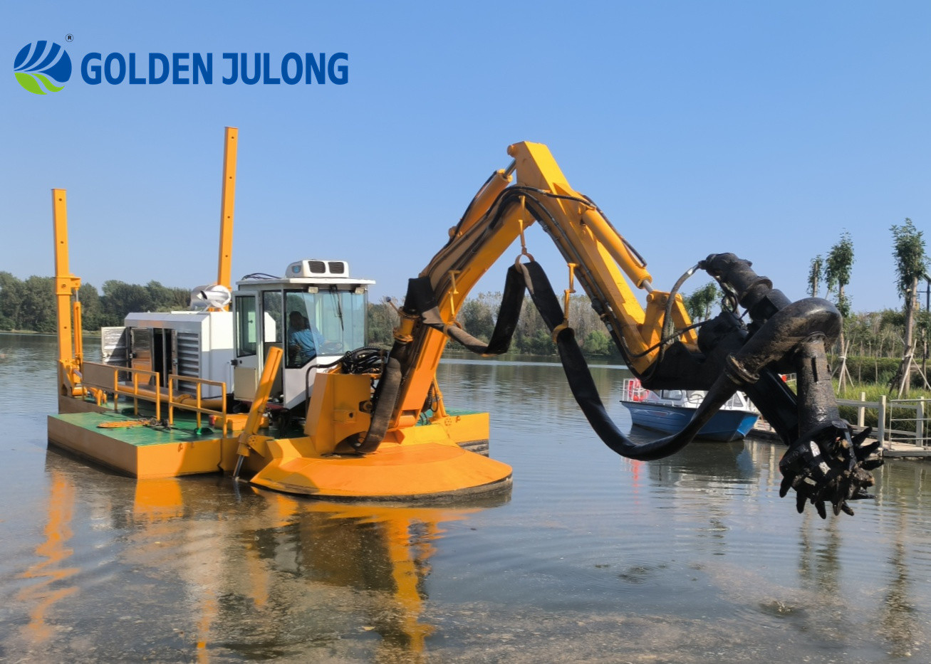 Multi Function Amphibious Dredging Machine Suitable For Shallow Water JLAMD220