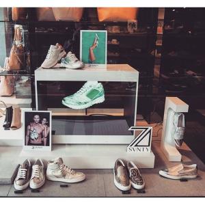 Quality Hologram 3D Advertising Display Pyramid Holocube Holographic Projector wholesale