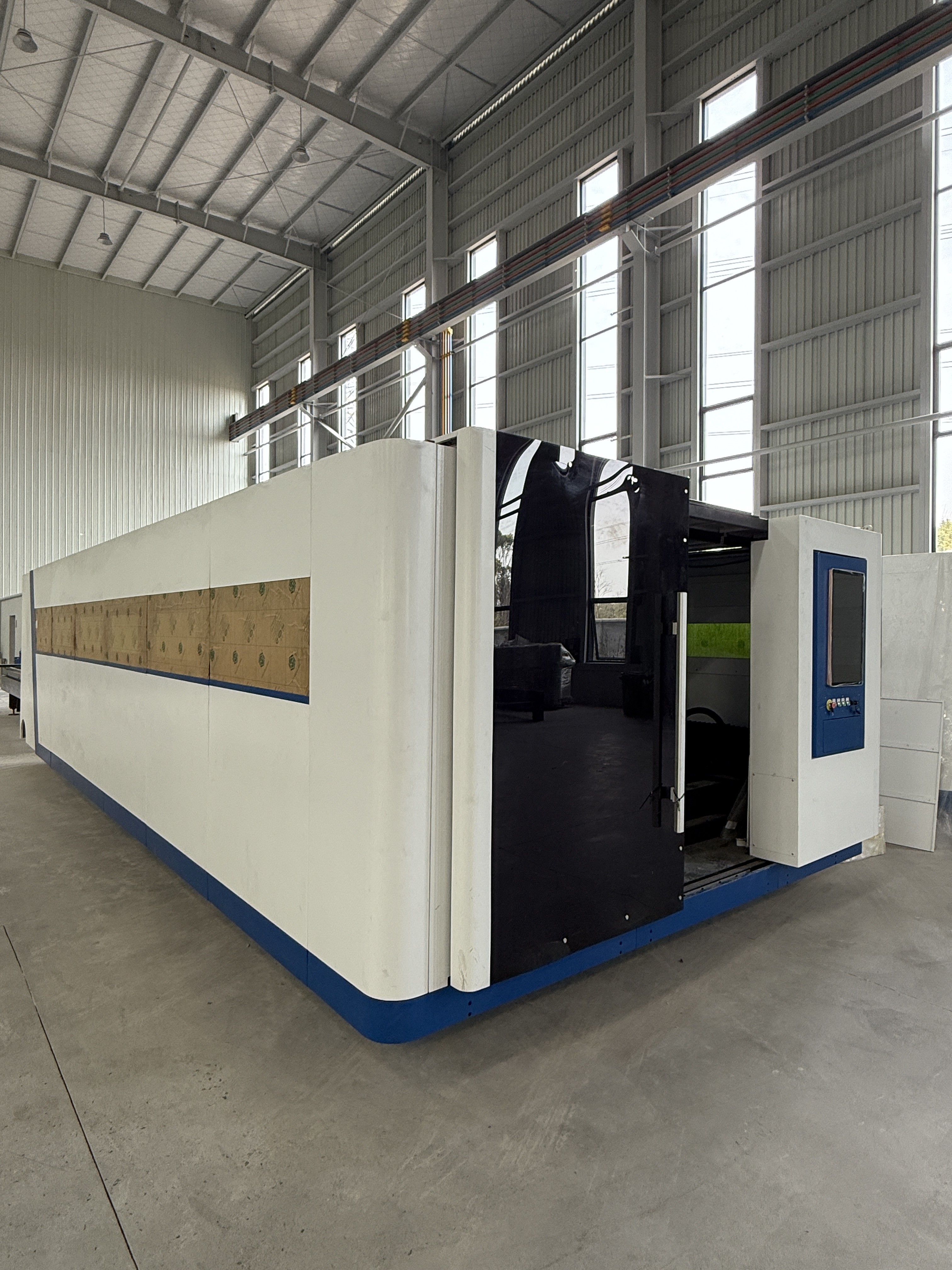 BOCHU Control System High Precision Laser Machine The Ideal Choice for Industrial Cutting